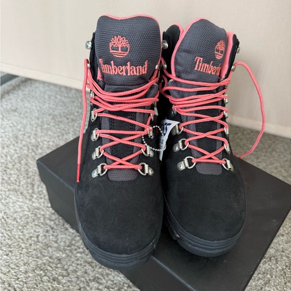 Timberland Black and Pink Outdoor Boots - Picture 3 of 5